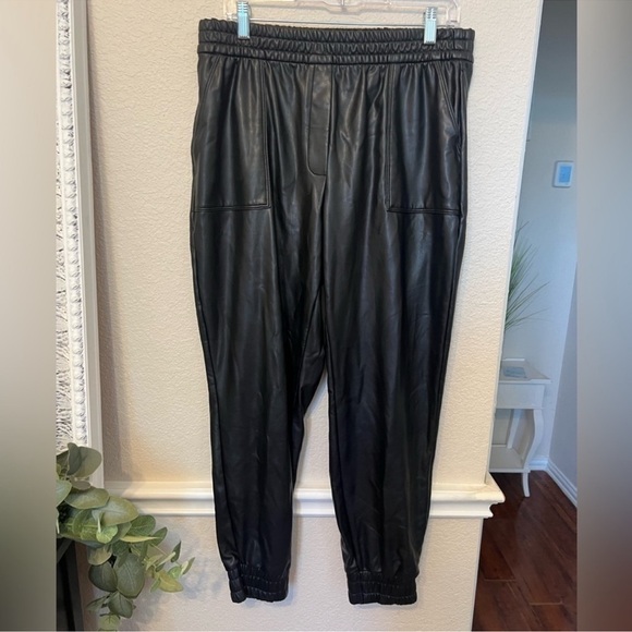 Express Black Jacket medium Express Women Black Faux- Leather Pants - Picture 2 of 10